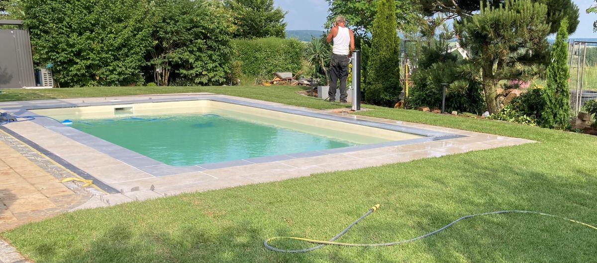 Gartenpool & Terrasse